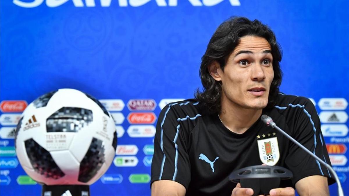 Cavani volverá a ser titular en ataque junto a Suárez