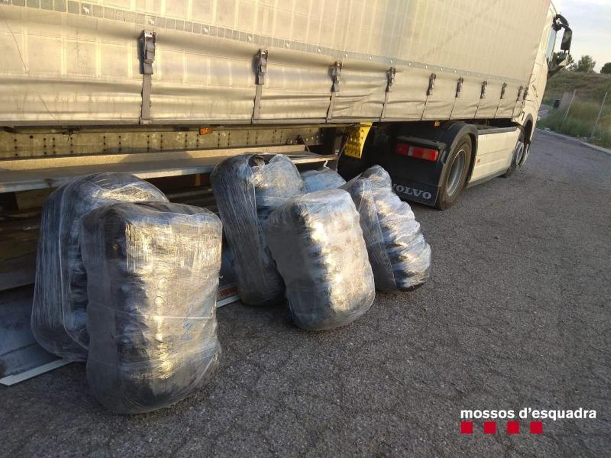 Cargamento de marihuana interceptado por los Mossos en julio de 2020.