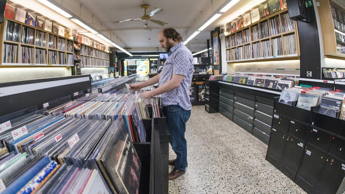 La consellera de Cultura anuncia que les botigues de discos podran obrir els dissabtes