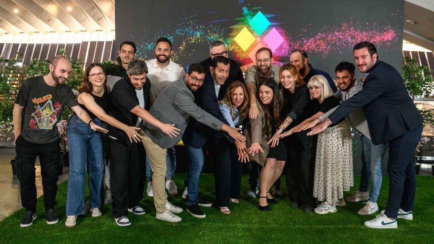 Organizadores y políticos visibilizan la alianza en la TLP 2025.