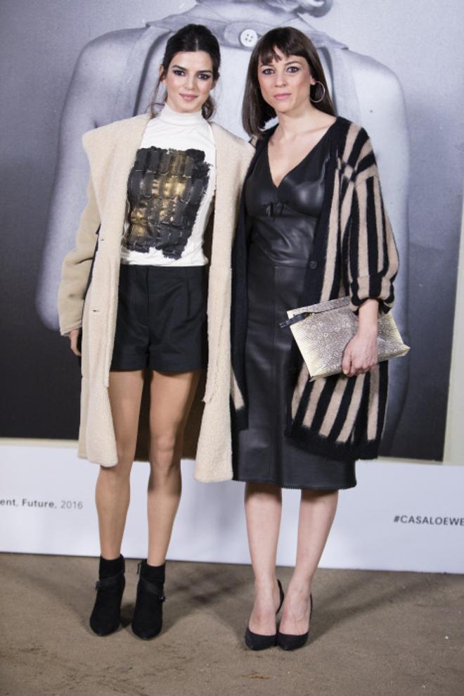 Exposición de Loewe: Clara Lago y Leonor Watling