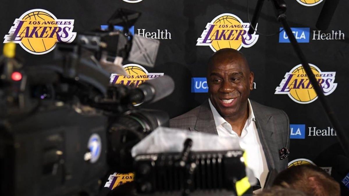 Magic Johnson , en su rueda de prensa de despedida