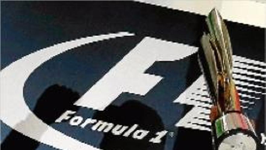 Hamilton, nou rei de la Fórmula 1 en l&#039;adéu d&#039;Alonso a Ferrari