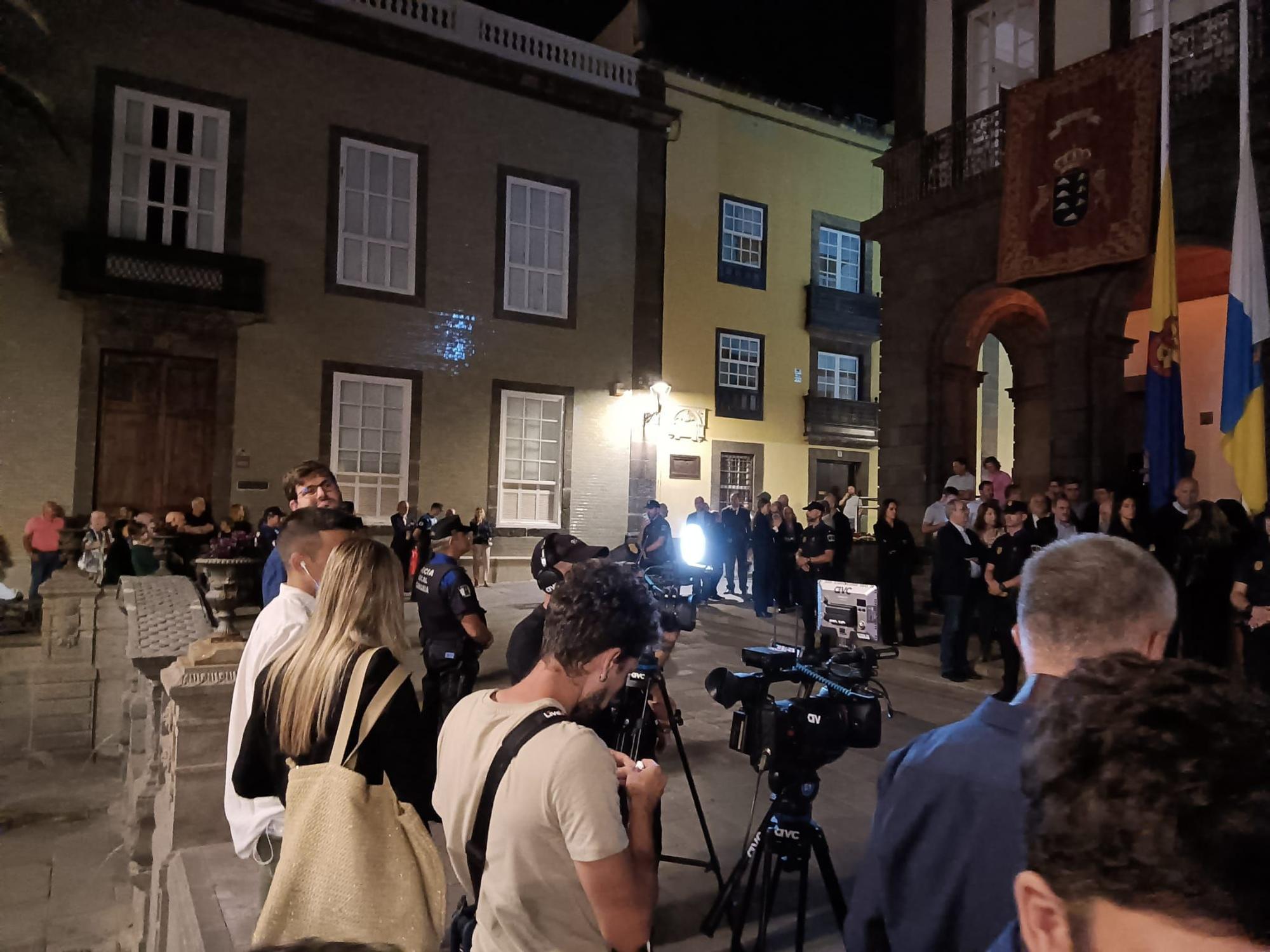 Capilla ardiente de Jerónimo Saavedra en las Casas Consistoriales de Las Palmas de Gran Canaria