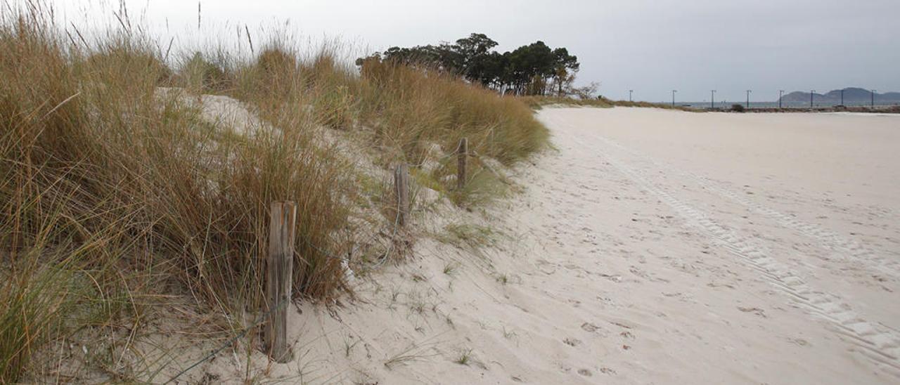 Imagen actual de las dunas de la playa de O Vao // FARO