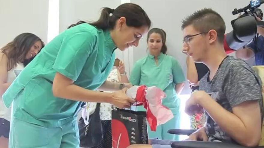 El Hospital del Vinalopó homenajea al joven Aarón Soler por ser un ejemplo de vida