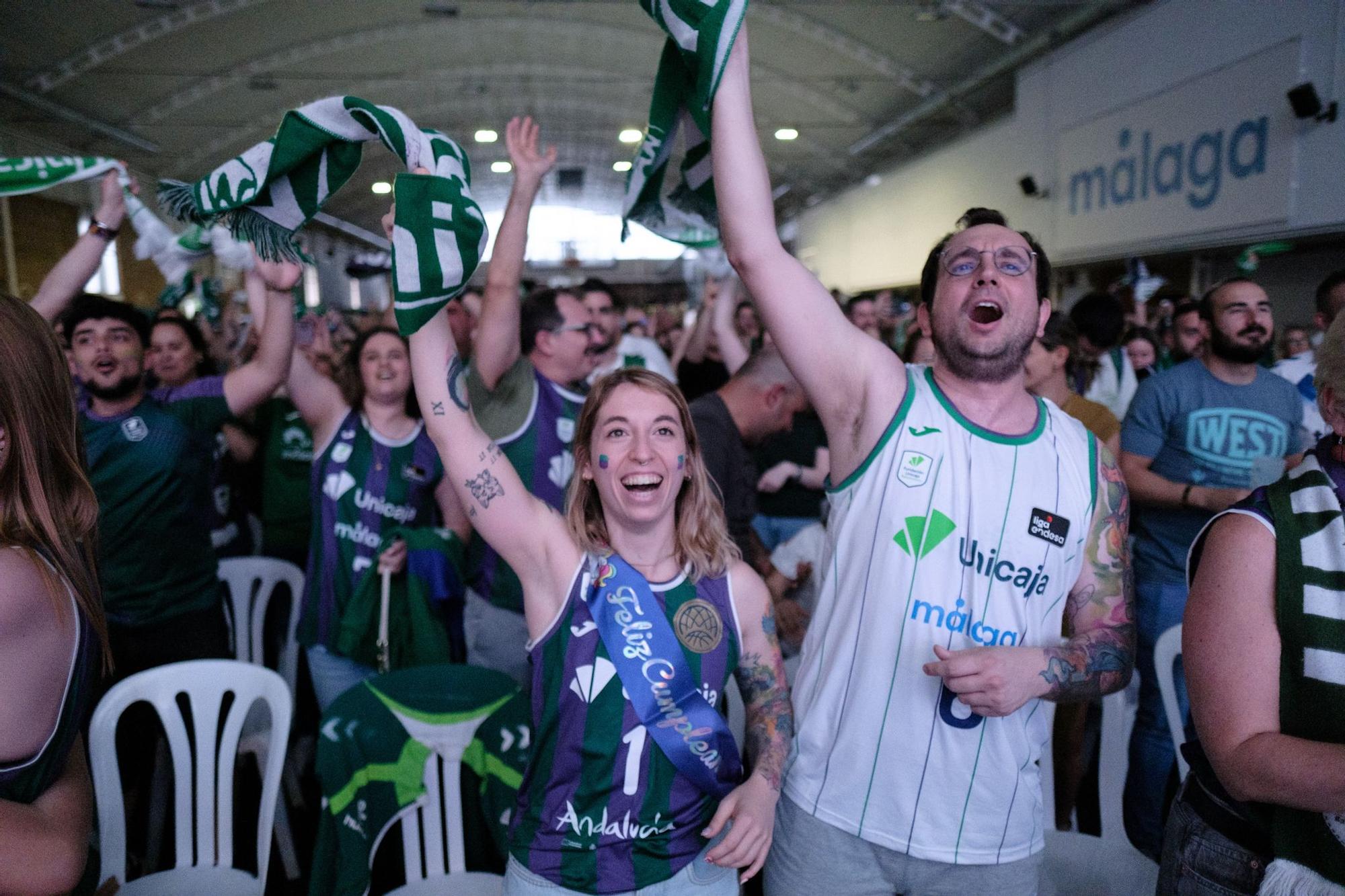 La afición del Unicaja sigue la final de la BCL en Los Guindos