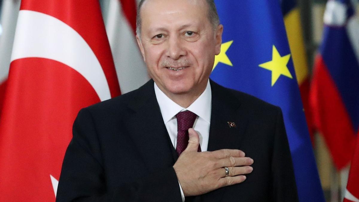 Un Erdogan en campanya bloqueja les portes de l’OTAN a Suècia i Finlàndia