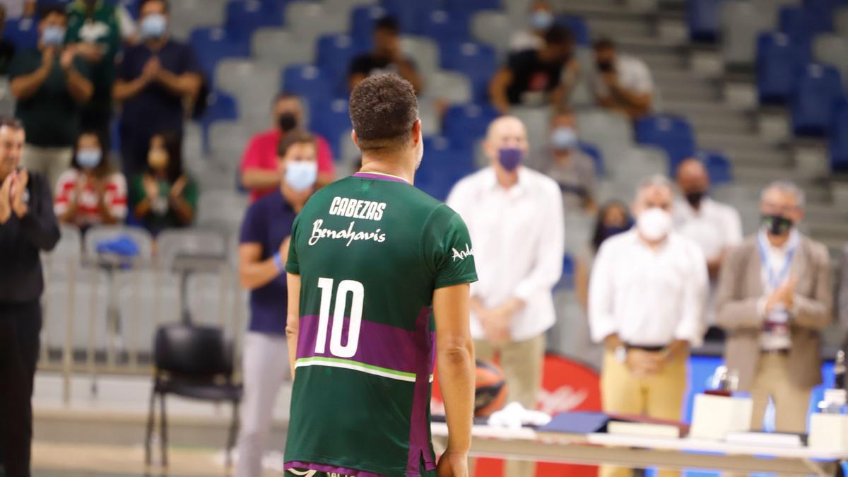 Carlos Cabezas juega su último partido con el Unicaja en el Carpena