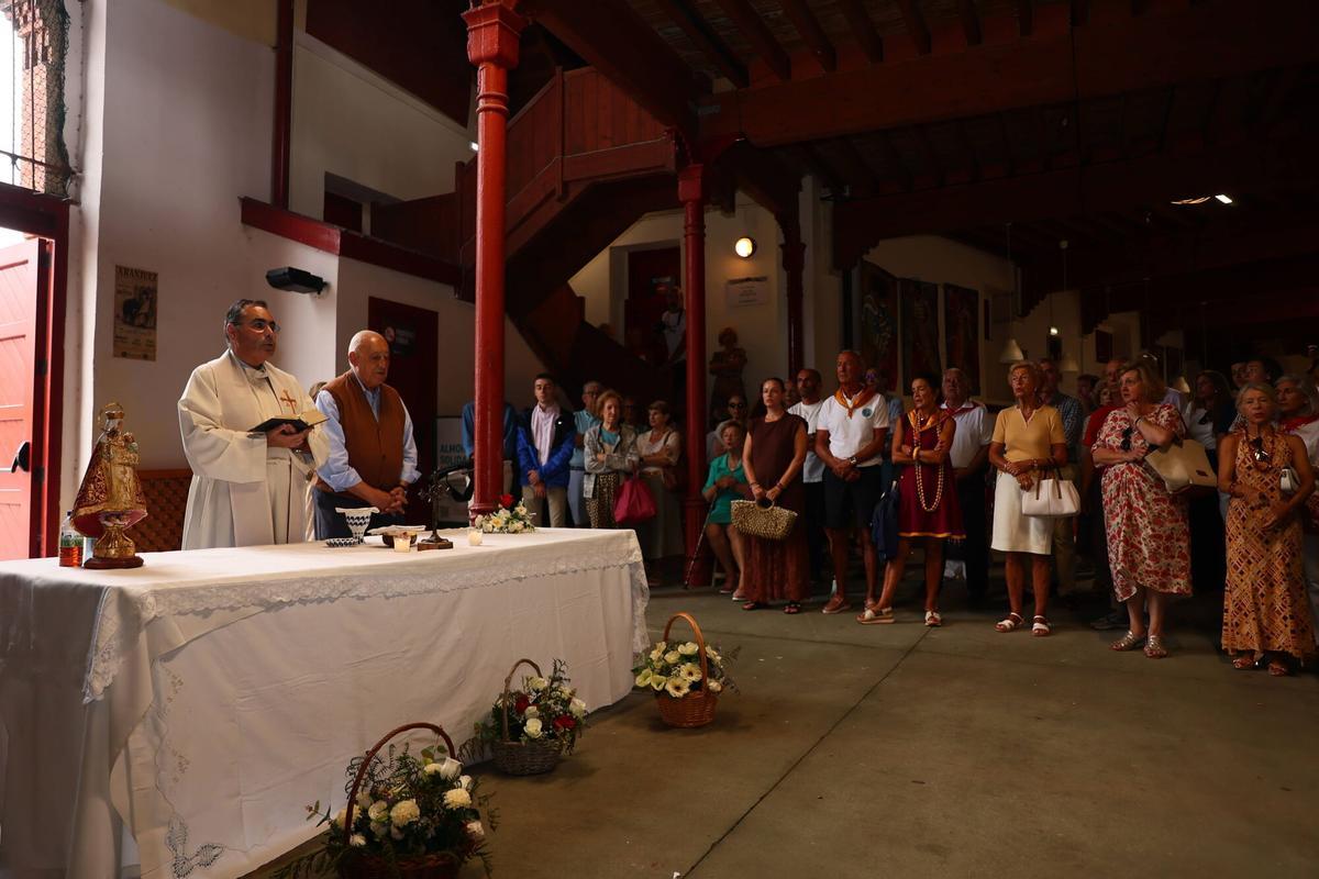 La misa del día de Begoña en la plaza de toros de Gijón, en imágenes La misa del día de Begoña en la plaza de toros de Gijón, en imágenes