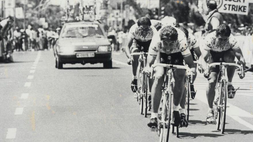 Imagen del paso de La Vuelta a España en 1988 por Gran Canaria.