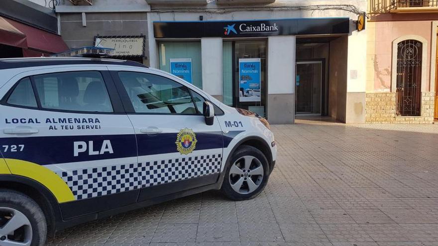 Detenido en su fuga tras atracar un banco en Almenara y robar 2.000 €