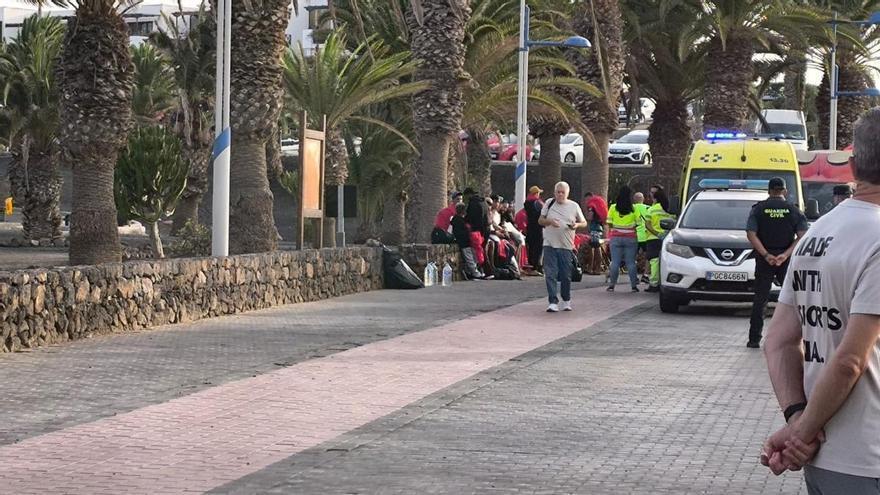 Una patera llega por sus propios medios con unos 20 migrantes a Lanzarote