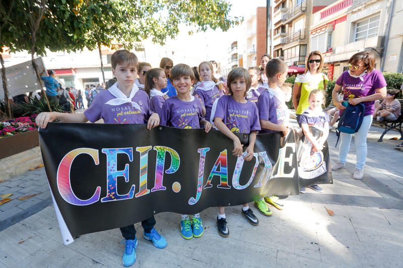 La 'festa del valencià' toma las calles de Torrent