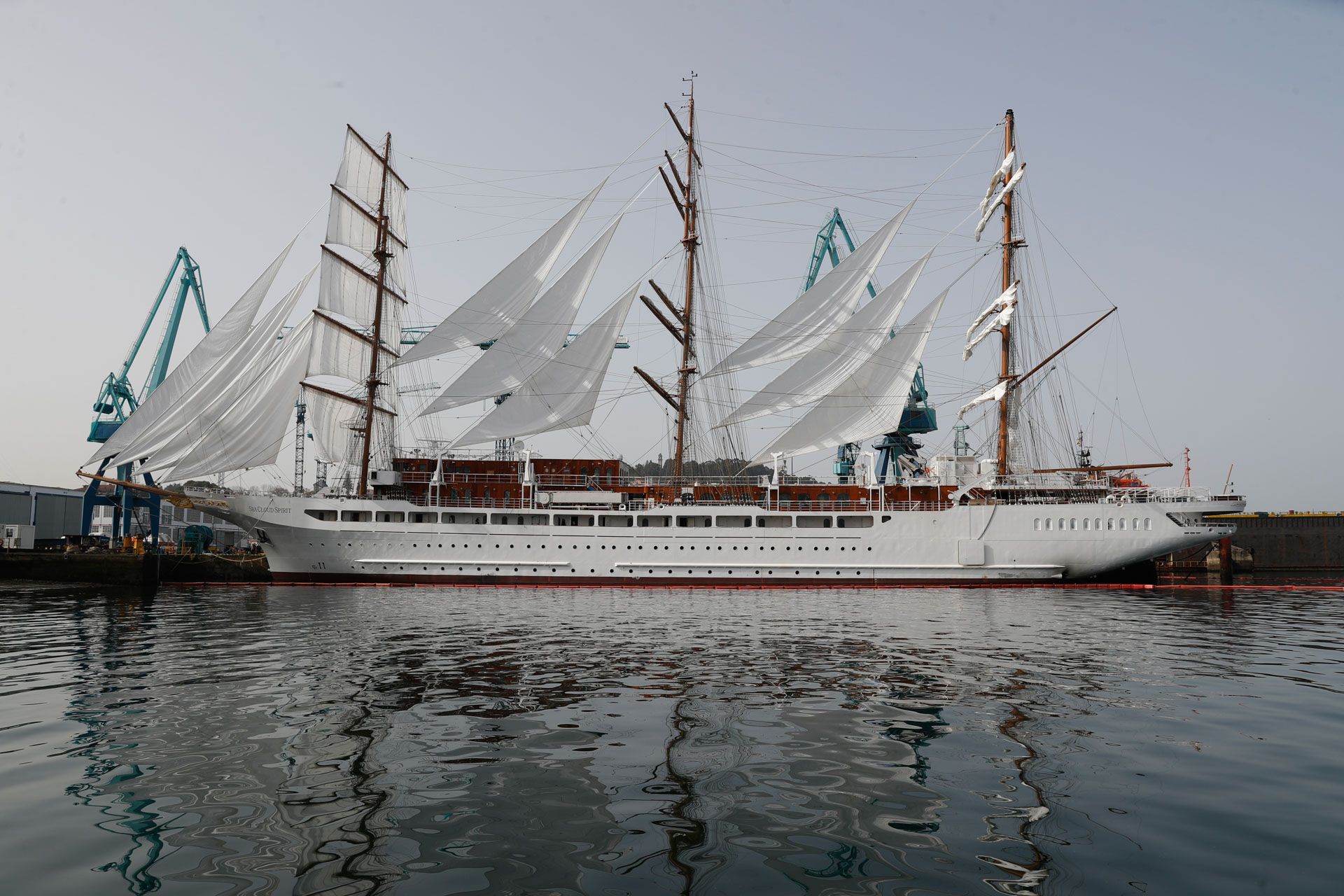 El Sea Cloud Spirit despliega sus velas