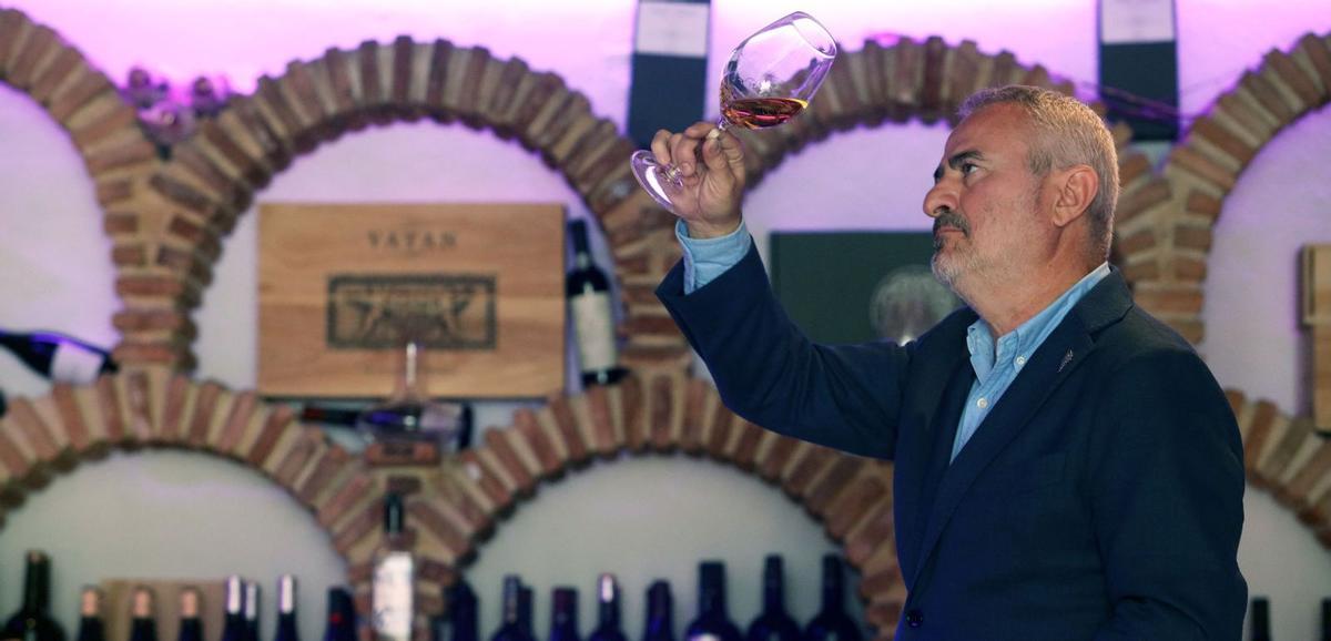 si hablamos de vinos de Málaga, podemos decir que nuestra tierra e historia están en la copa