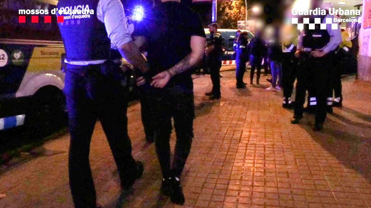 Un detenido en una operación policial en una discoteca del Paral.lel de Barcelona