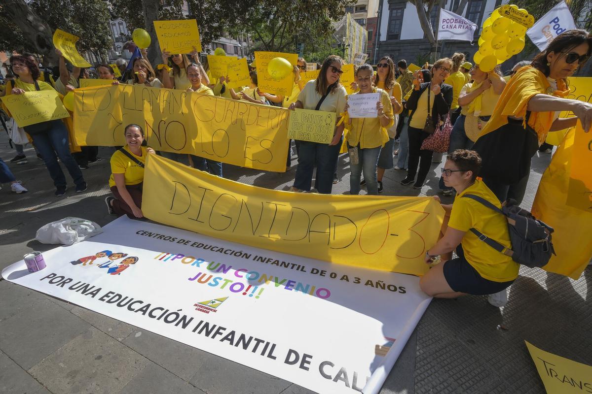 Concentración de trabajadoras de centros de educación infantil (0 a 3 años), en el parque San Telmo