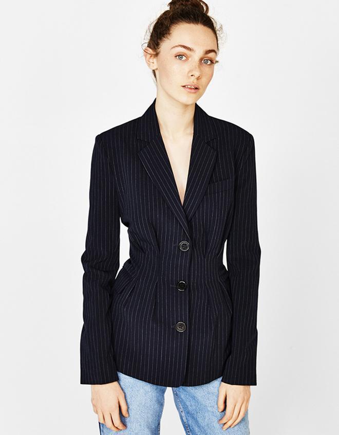 Blazer de raya diplomática, de Bershka