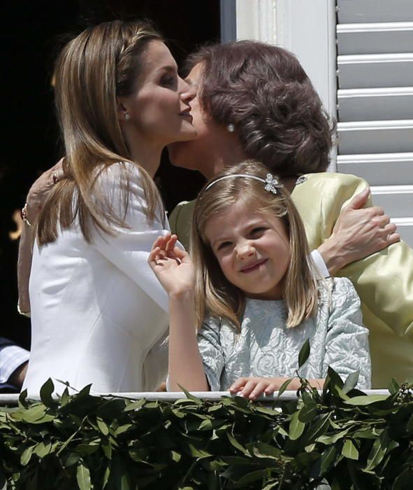 LOS REYES SALUDAN AL PUEBLO ESPAÑOL DESDE EL ...