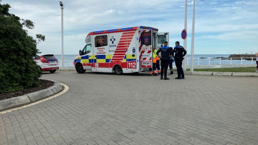 Se rompe el fémur mientras patinaba en Gijón