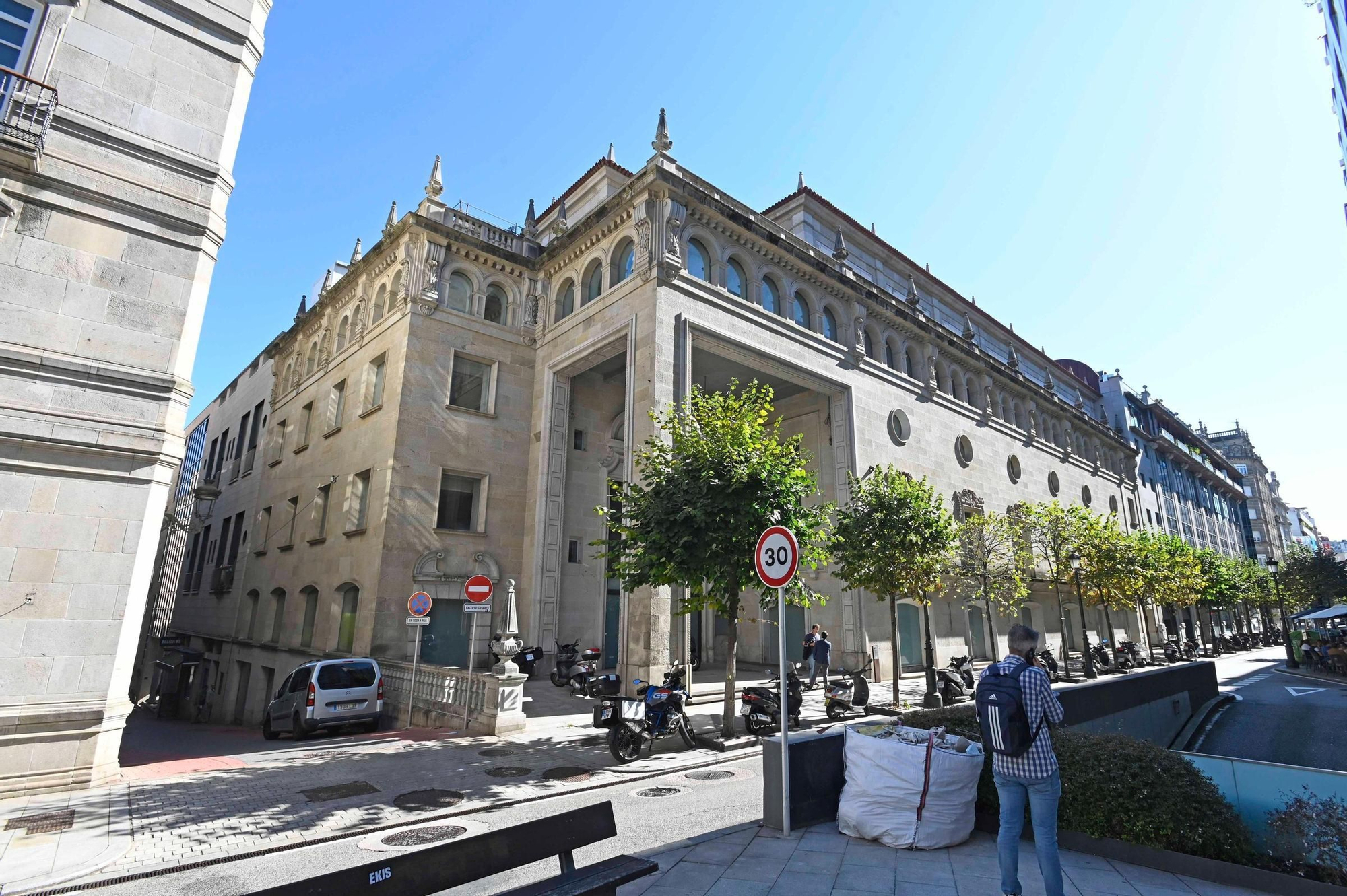 Exterior del Fraga