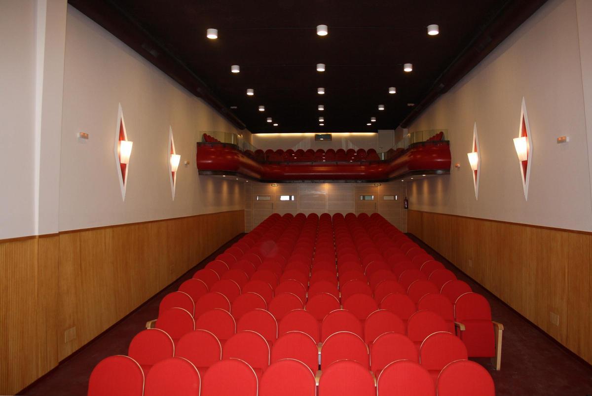 INTERIOR DEL REFORMADO CINE ALFONSETTI, EN EL CONCELLO DE BETANZOS.