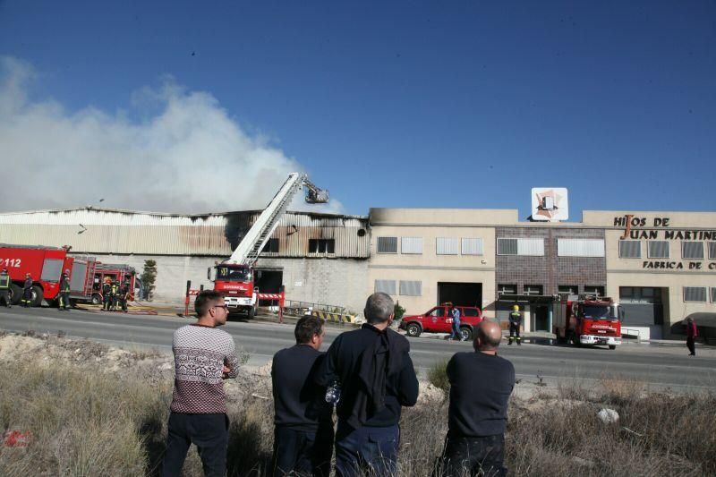 Arde una nave de curtido de pieles en Lorca