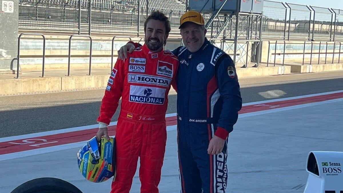 Fernando Alonso y Zak Brown, en Motorland.