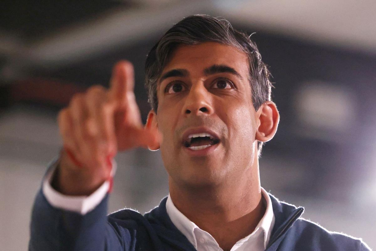 El primer ministro británico Rishi Sunak apunta a los votantes mayores de 65 ante la fuga de votos a la derecha populista