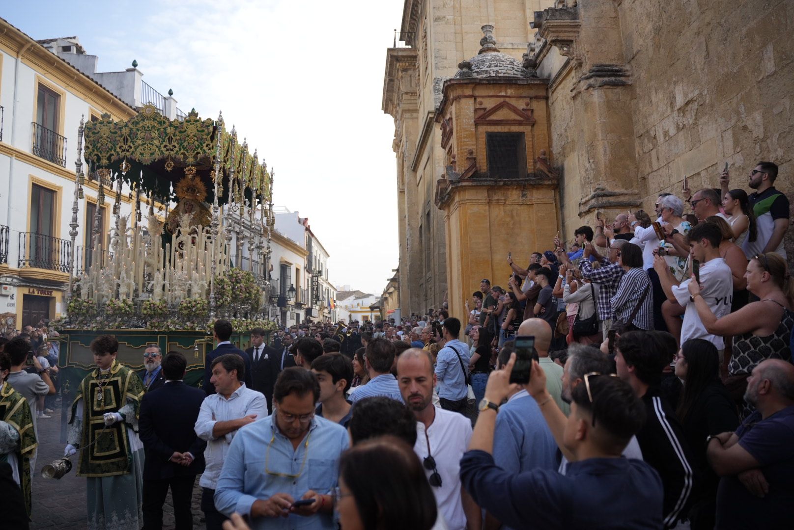 El regreso de La Cena a su templo, en imágenes