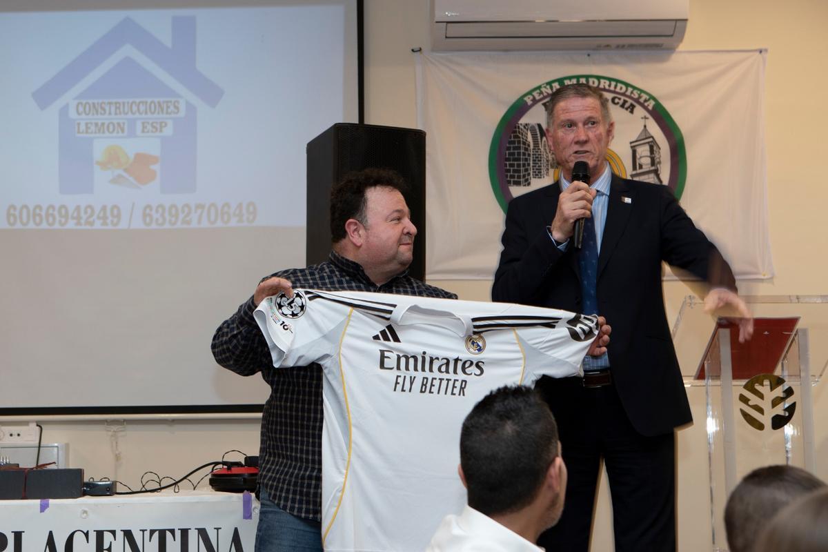 Otro de los momentos de la celebración de la Peña Madridista placentina.