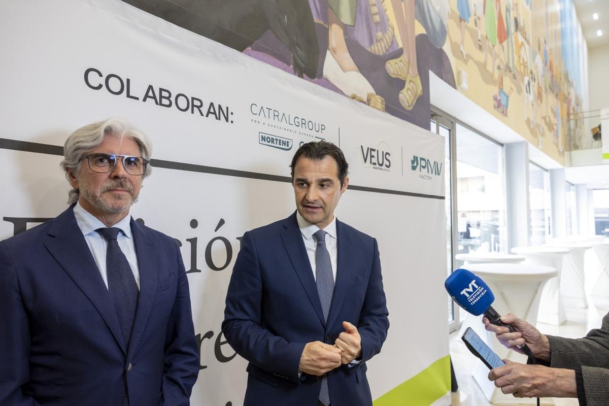 Así fue la entrega de premios empresariales de la Vega Baja Asemvega en Torrevieja, en imágenes