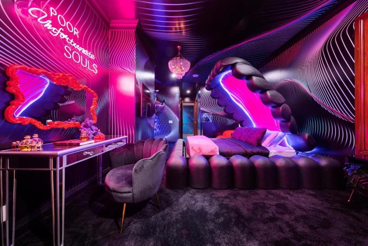 Habitación inspirada en Úrsula en The Little Mermaid Experience