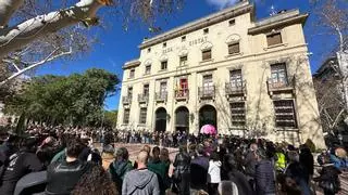Xàtiva guarda un minuto de silencio por las víctimas del incendio de València