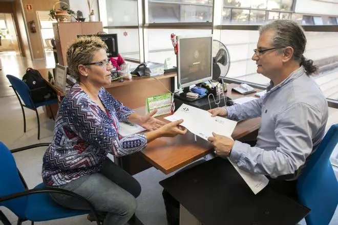 Entrega de las primeras copias de los expedientes de iDental en Sanidad