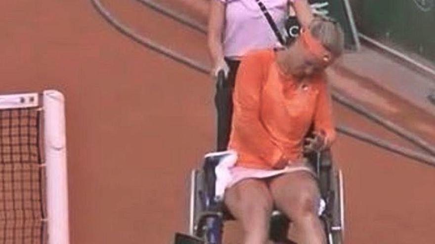 Kiki Bertens, en silla de ruedas tras ganar