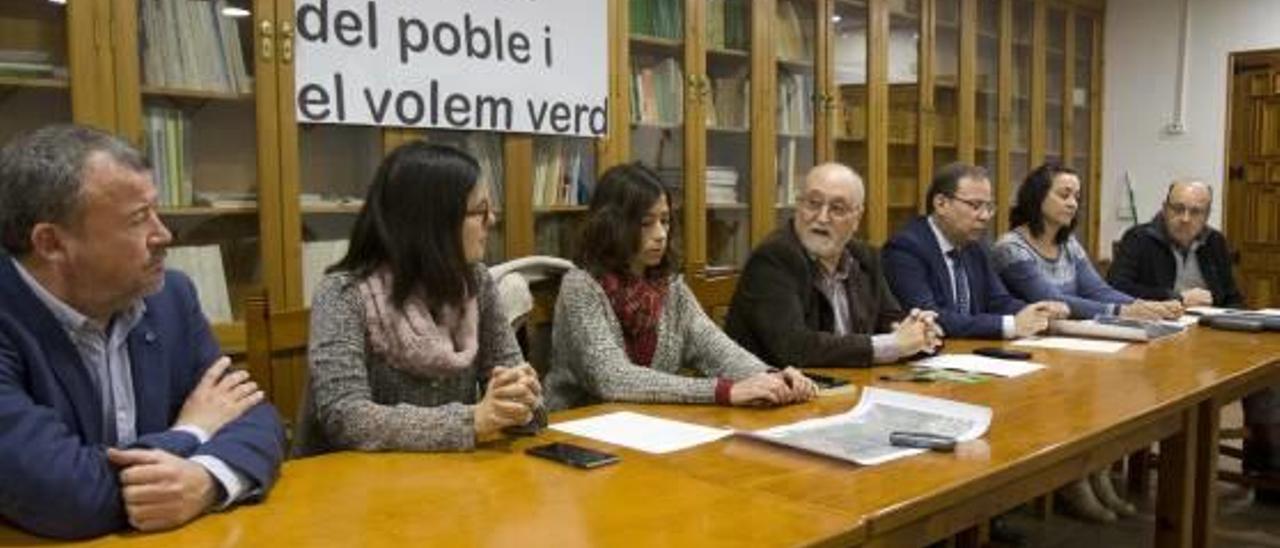 El Dia de l&#039;Arbre moviliza a  Sagunt en defensa del monte de Romeu