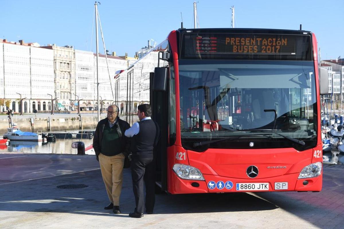 La reordenación de las líneas y el precio del billete serán algunos de los aspectos que el Concello y Tranvías negociarán "en los próximos meses" tras la finalización de la concesión.