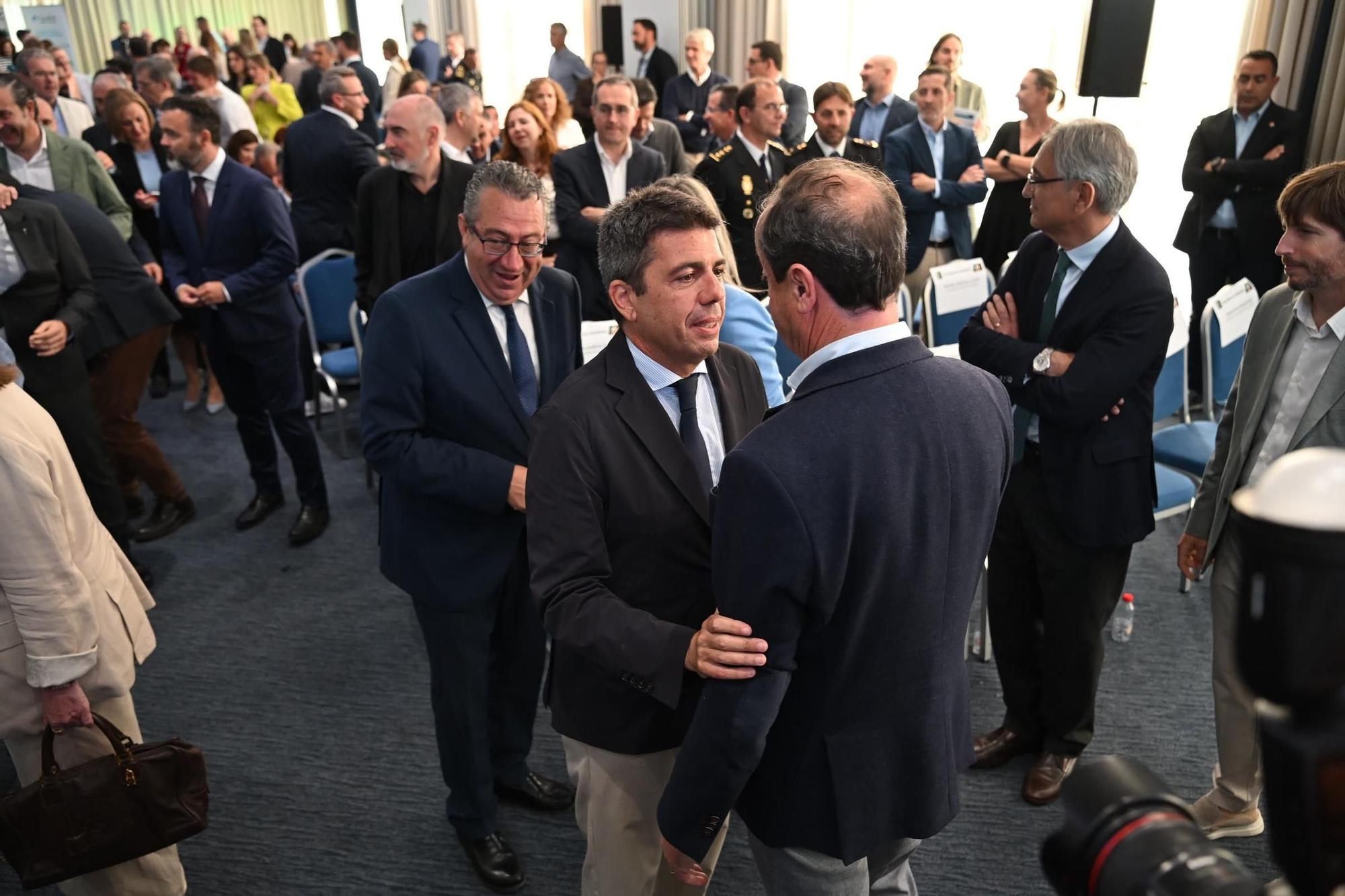 Mazón acude al acto de clausura de la Asamblea General de la patronal hotelera Hosbec en Benidorm