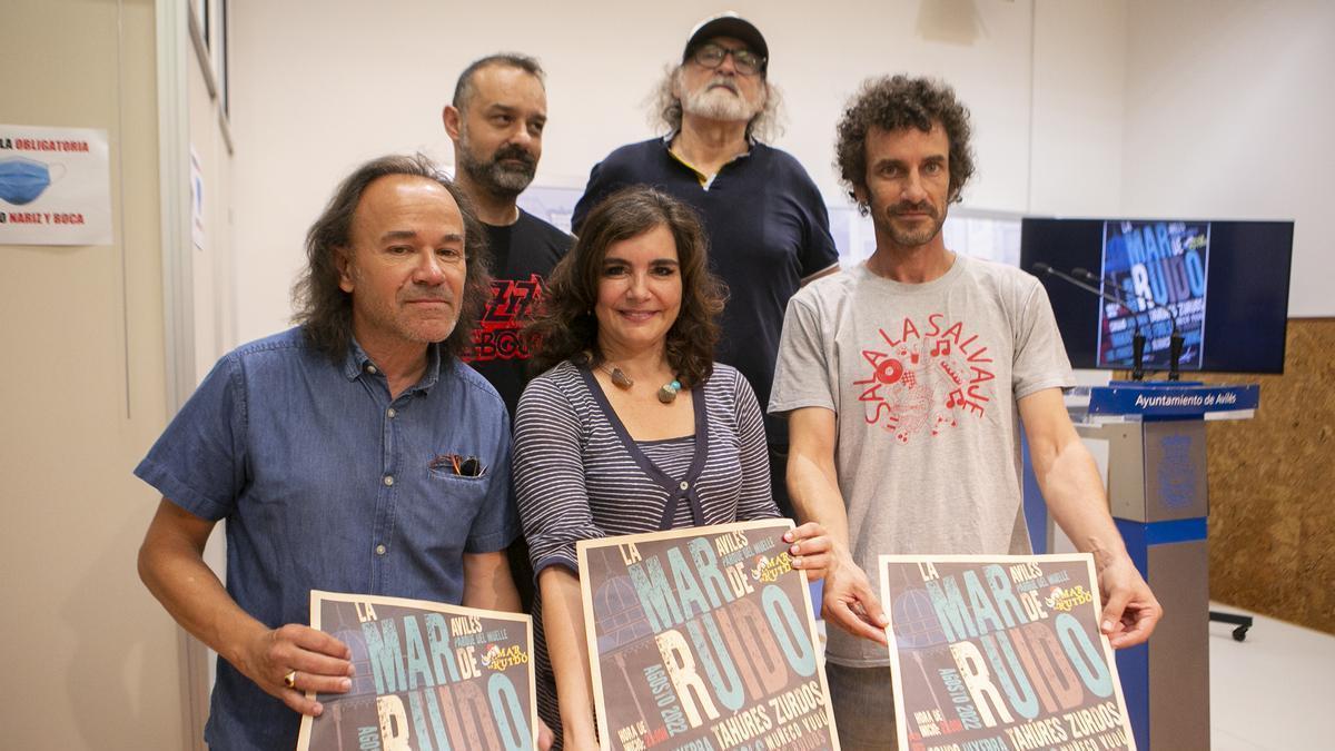 Por la izquierda, Béznar Arias, Víctor Vívar, Yolanda Alonso, Juan Martínez e Ivo Pérez.