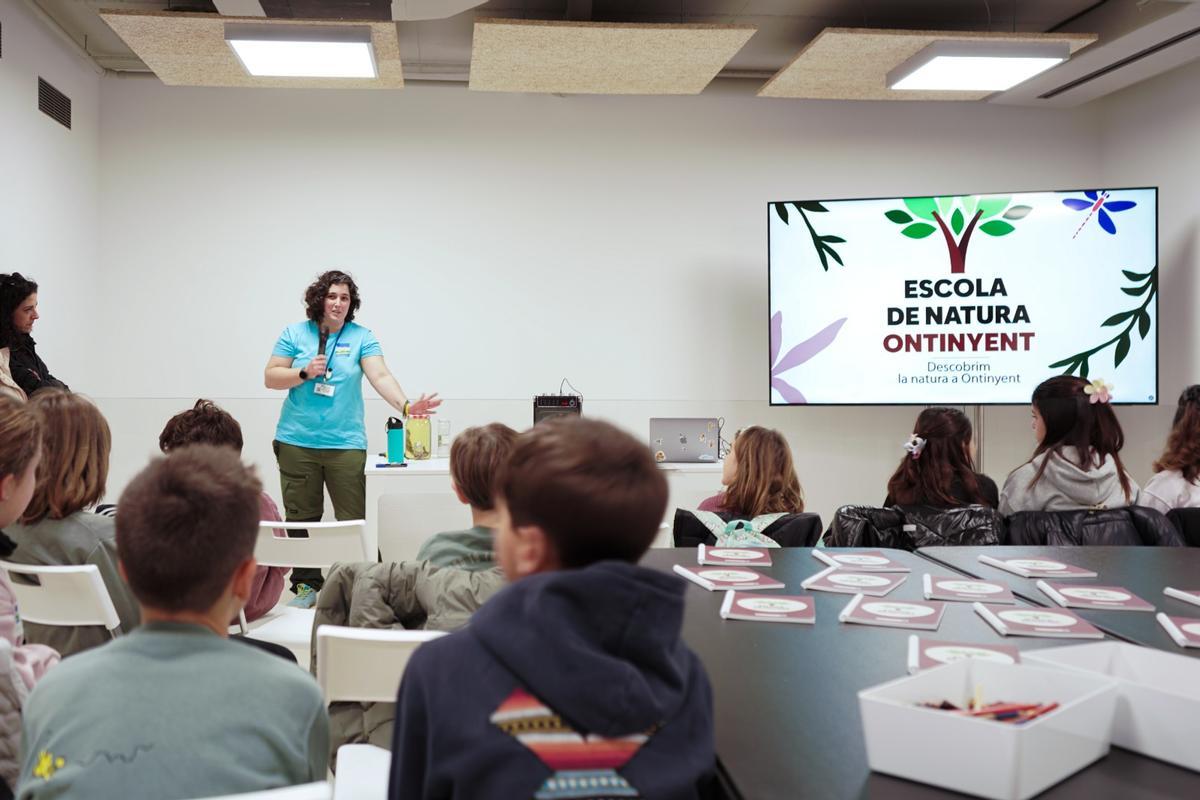 Primera actividad de la Escola de Natura, en la Casa del Delme.