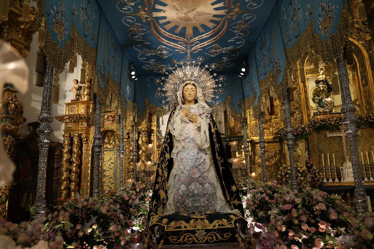 Virgen de los Dolores, iluminada con el nuevo sistema.