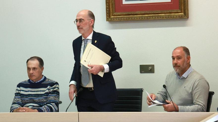 Acusan a Almuiña de ocultar informes sobre el exedil de Urbanismo