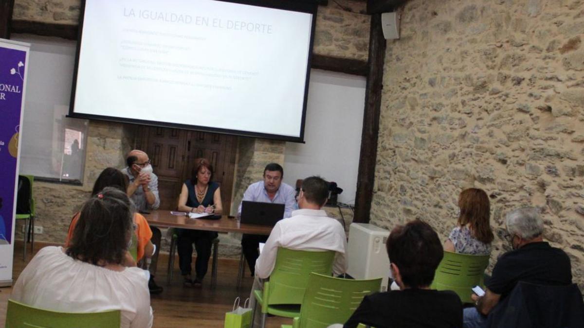 Conferencia desarrollada en el Ayuntamiento de Puebla. | Araceli Saavedra