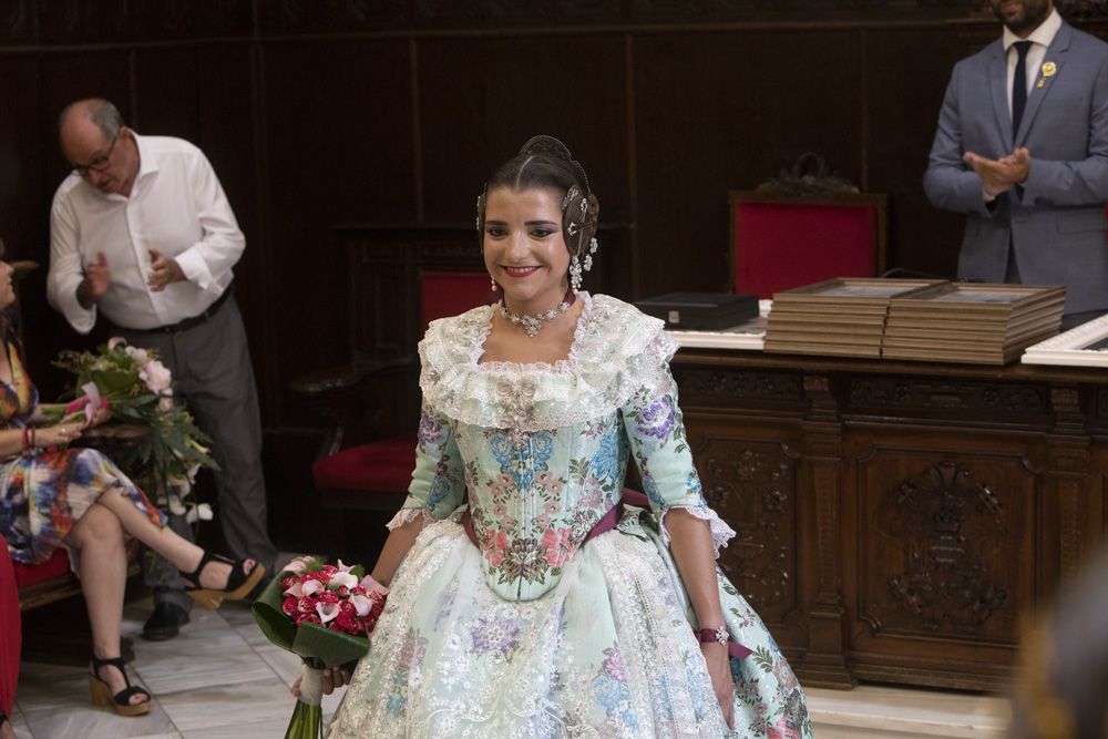 Claudia y Maite son proclamadas las nuevas Falleras Mayores de Sagunt.