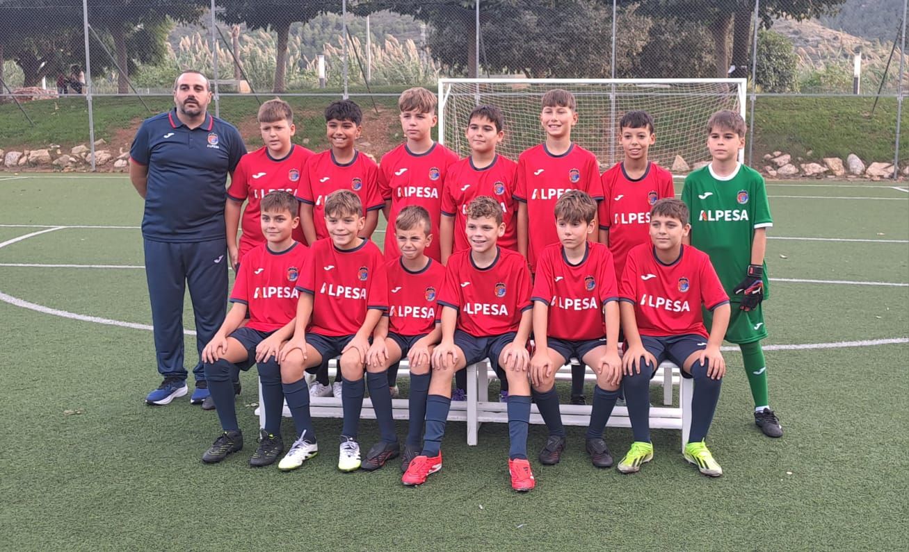 La "familia" de la UE Tavernes 2025-2026 se presenta en sociedad