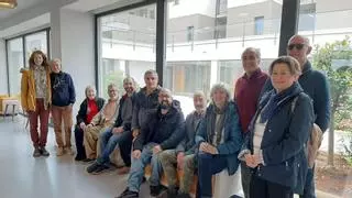 Los primeros residentes en el "cohousing" de Llanera, que ya tiene 43 habitantes, cuentan su experiencia: "Hemos creado un pueblo"
