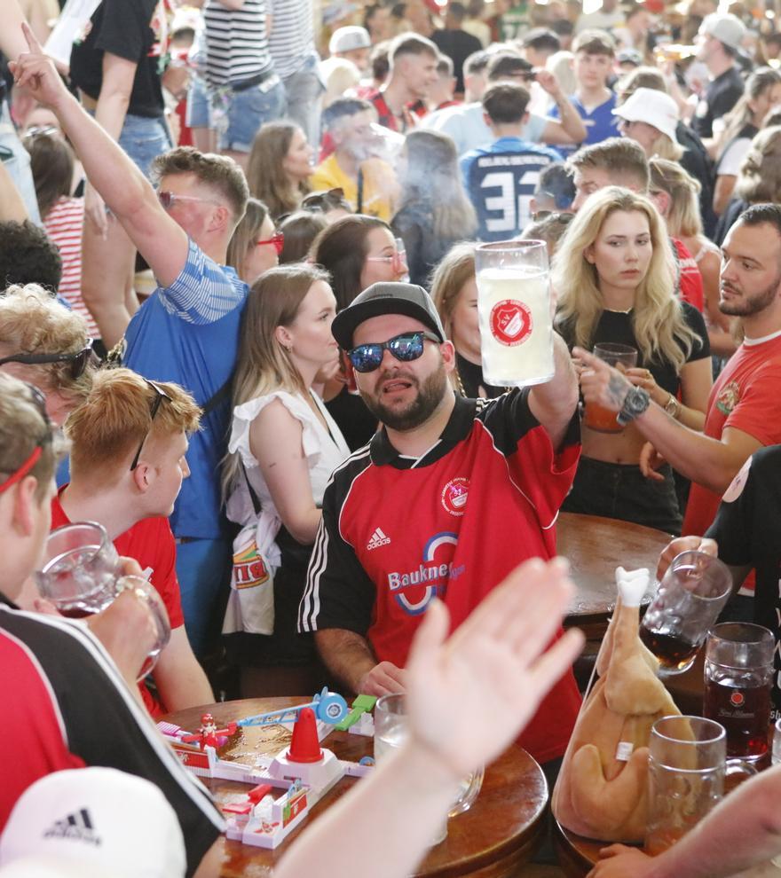 Diese Künstler treten beim Opening im Bierkönig auf