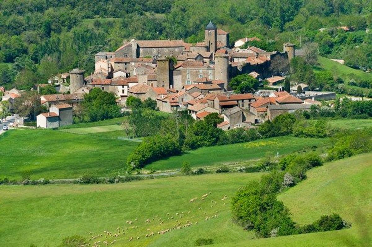 Sainte Eulalie de Cernon es una localidad situada en la región de Mediodía-Pirineos